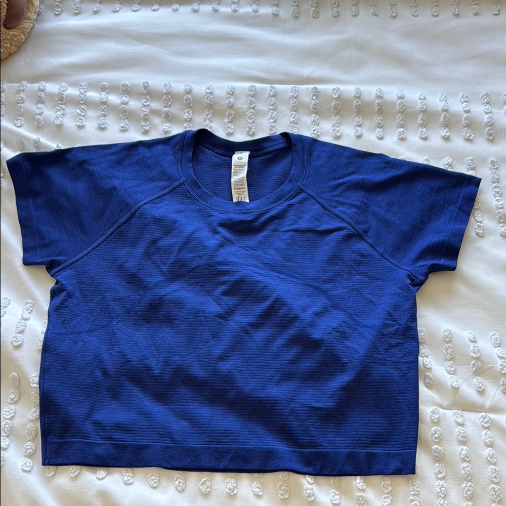 NWOT Royal blue Lululemon cropped swiftly tee